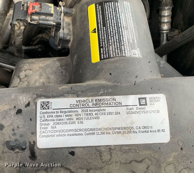 image for item DP8670 2018 GMC Sierra 3500HD  Crew Cab flatbed pickup truck