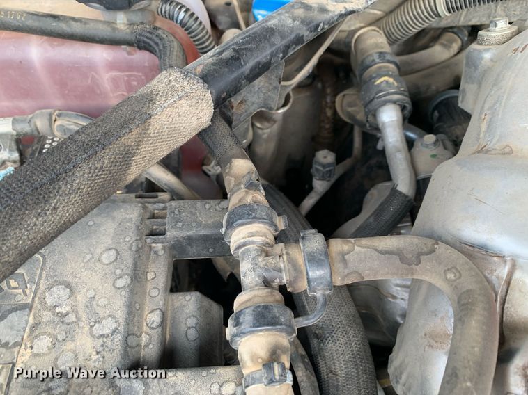 image for item DP8670 2018 GMC Sierra 3500HD  Crew Cab flatbed pickup truck