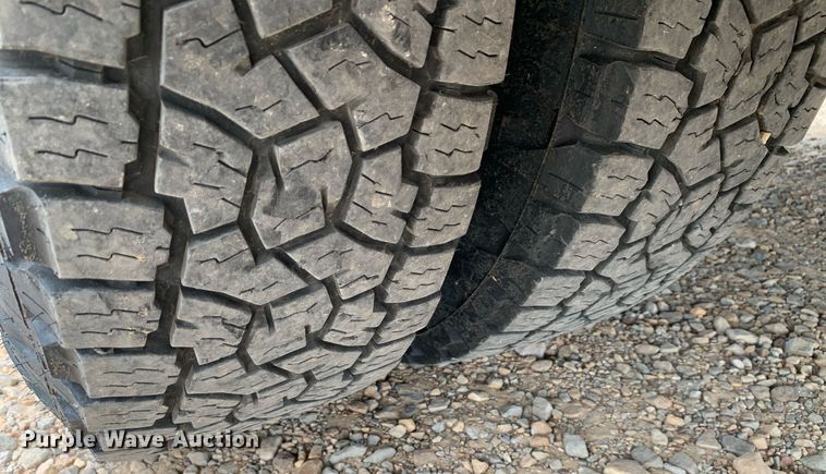 image for item DP8670 2018 GMC Sierra 3500HD  Crew Cab flatbed pickup truck