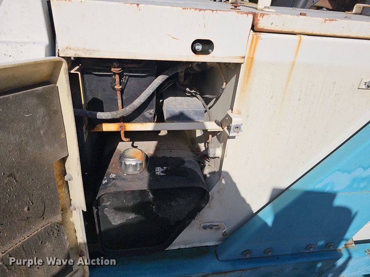 image for item DQ0216 Tennant 528  sweeper