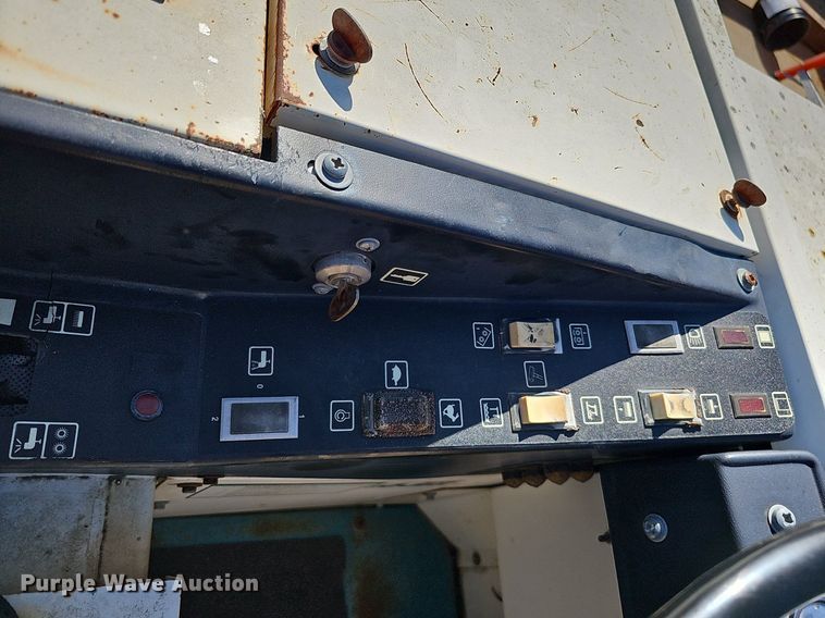 image for item DQ0216 Tennant 528  sweeper