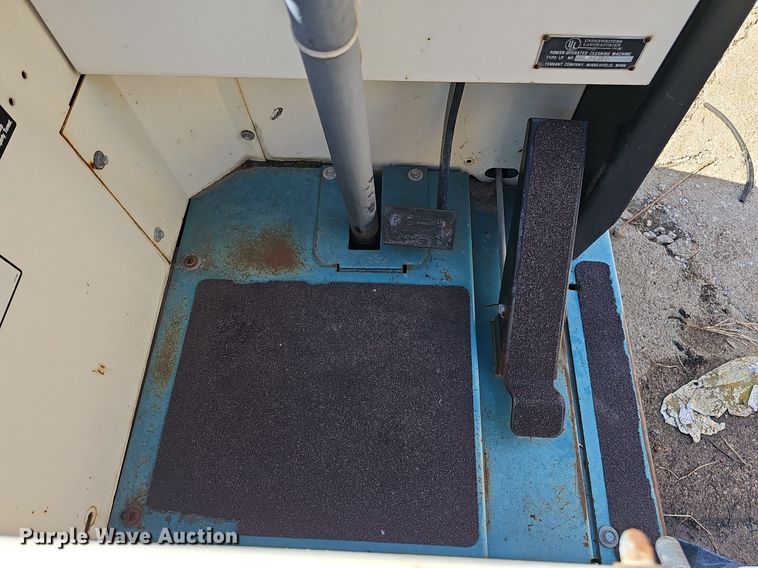 image for item DQ0216 Tennant 528  sweeper