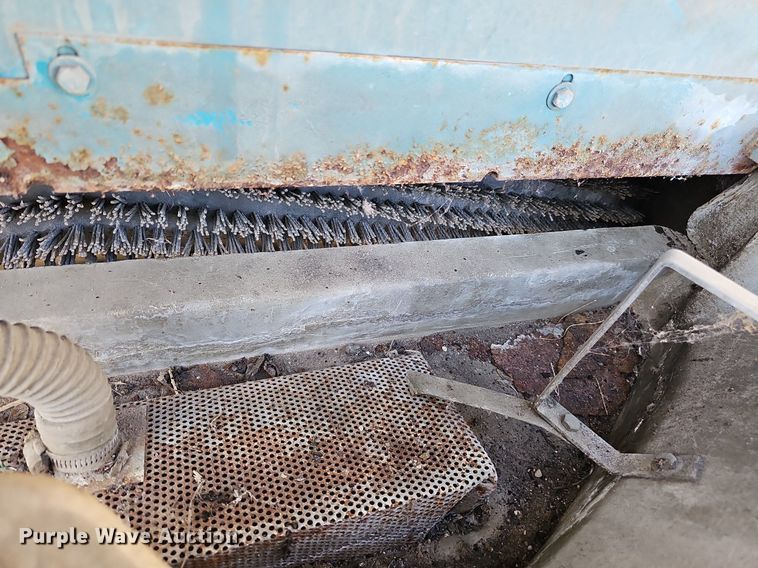 image for item DQ0216 Tennant 528  sweeper