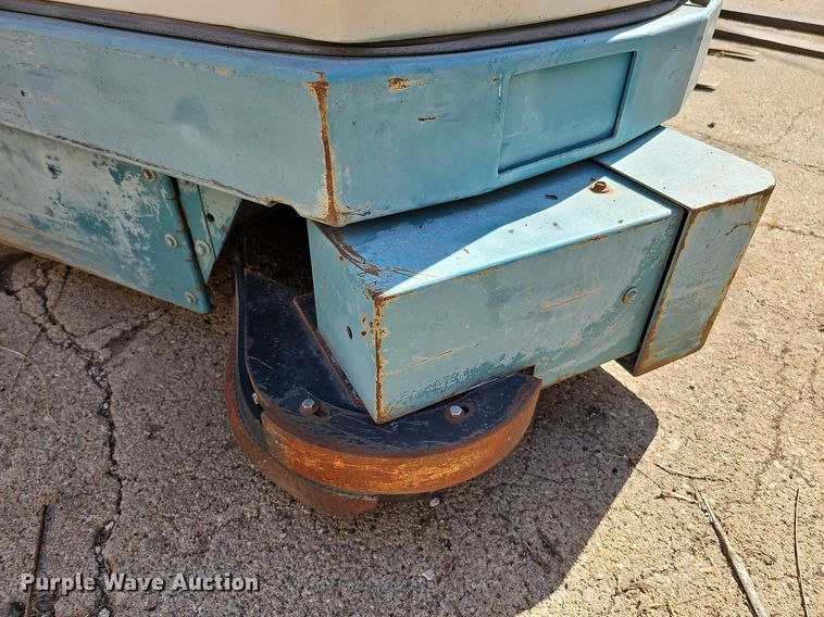 image for item DQ0216 Tennant 528  sweeper