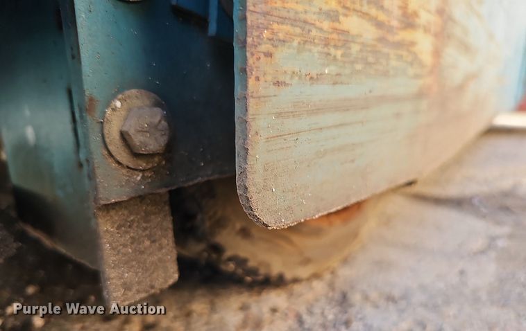 image for item DQ0216 Tennant 528  sweeper