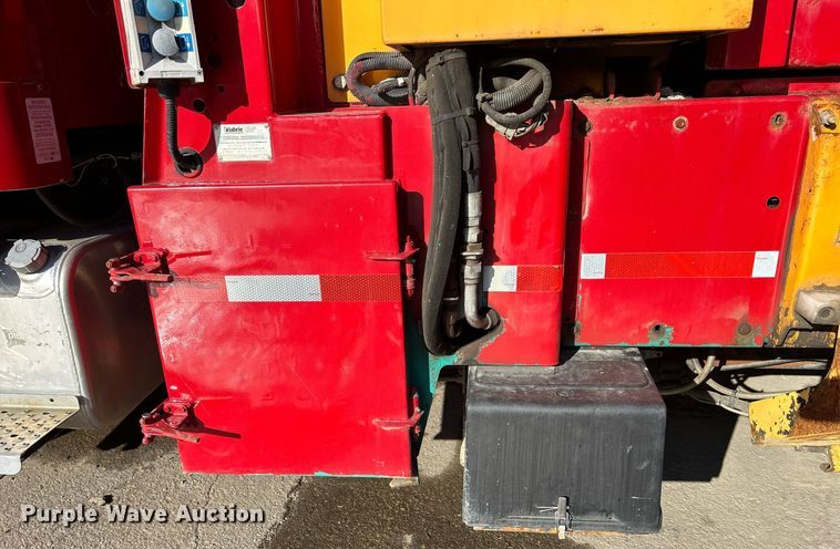 image for item DQ0958 2009 Freightliner Business Class M2 106  refuse truck