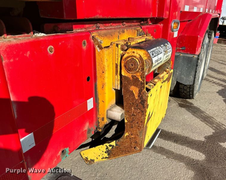 image for item DQ0958 2009 Freightliner Business Class M2 106  refuse truck