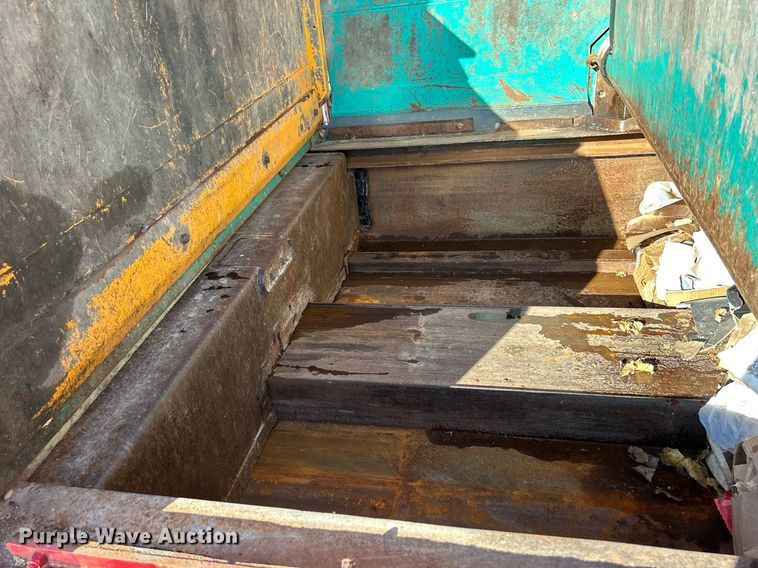 image for item DQ0958 2009 Freightliner Business Class M2 106  refuse truck