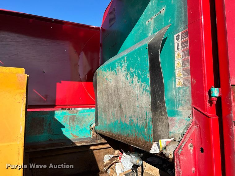 image for item DQ0958 2009 Freightliner Business Class M2 106  refuse truck