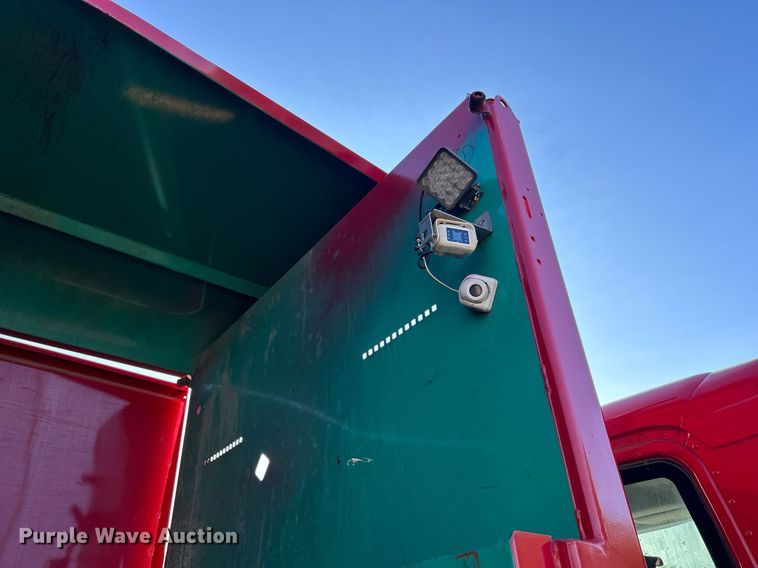 image for item DQ0958 2009 Freightliner Business Class M2 106  refuse truck