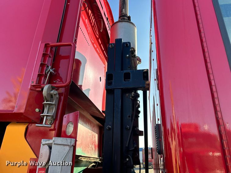 image for item DQ0958 2009 Freightliner Business Class M2 106  refuse truck