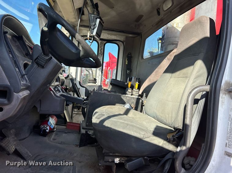 image for item DQ0958 2009 Freightliner Business Class M2 106  refuse truck