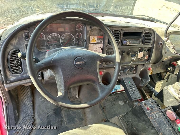 image for item DQ0958 2009 Freightliner Business Class M2 106  refuse truck