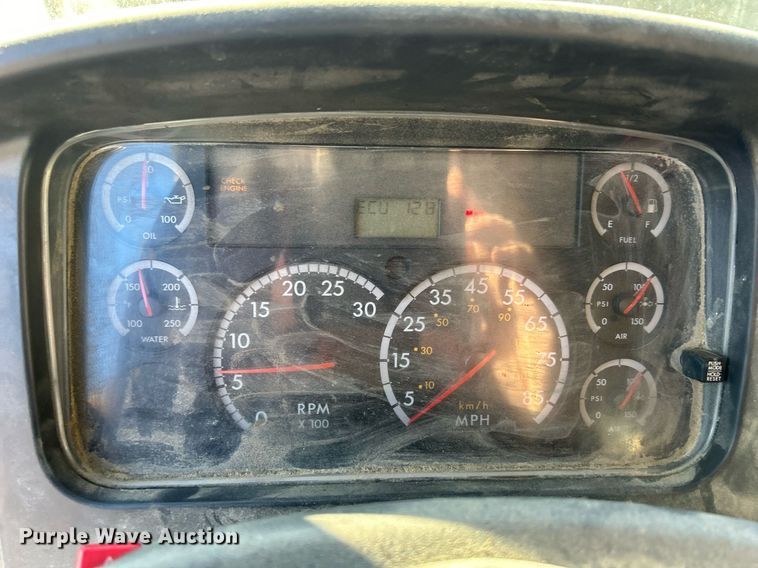 image for item DQ0958 2009 Freightliner Business Class M2 106  refuse truck