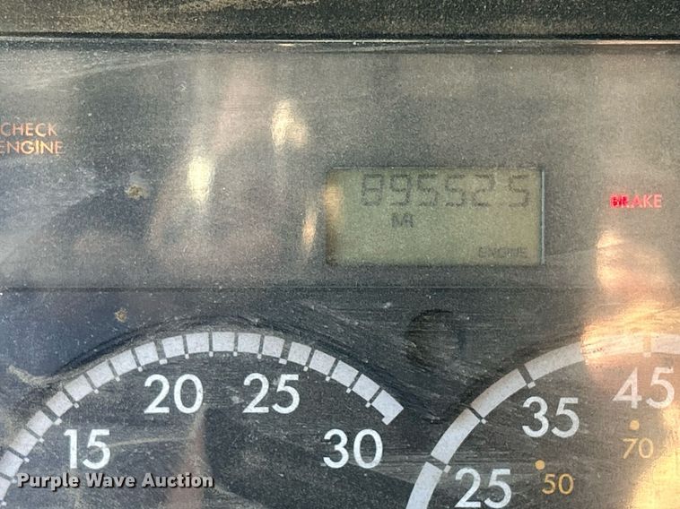 image for item DQ0958 2009 Freightliner Business Class M2 106  refuse truck