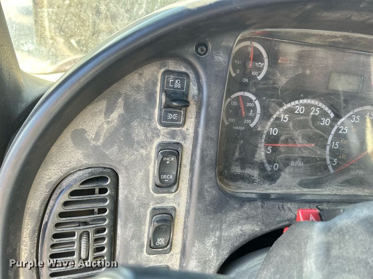 image for item DQ0958 2009 Freightliner Business Class M2 106  refuse truck