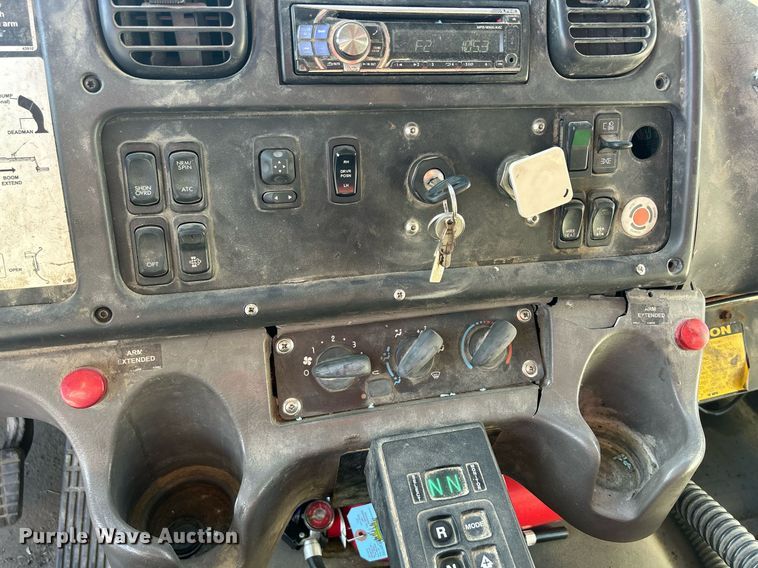 image for item DQ0958 2009 Freightliner Business Class M2 106  refuse truck