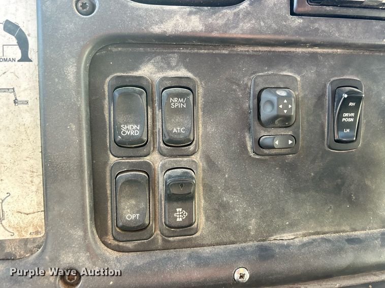 image for item DQ0958 2009 Freightliner Business Class M2 106  refuse truck