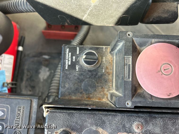 image for item DQ0958 2009 Freightliner Business Class M2 106  refuse truck