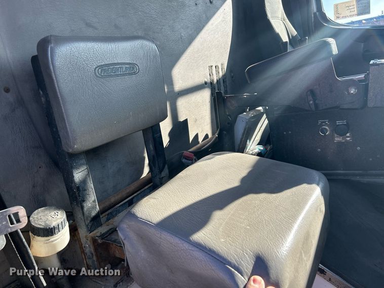 image for item DQ0958 2009 Freightliner Business Class M2 106  refuse truck