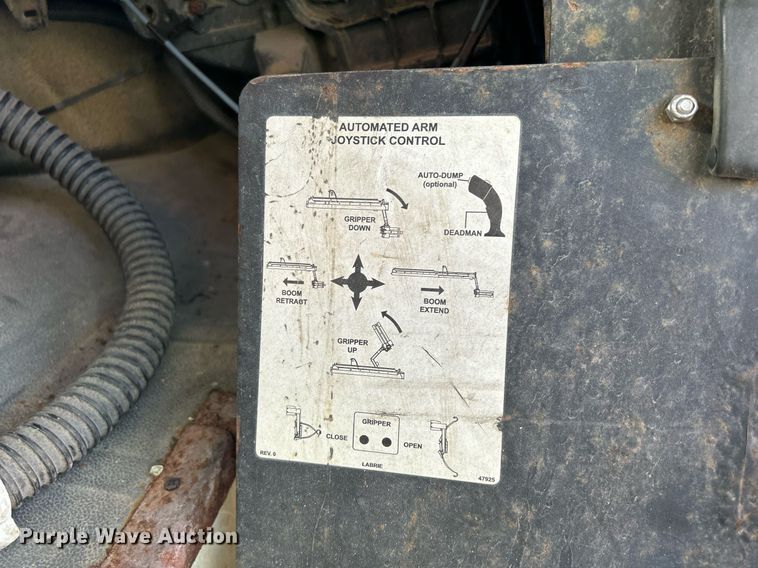 image for item DQ0958 2009 Freightliner Business Class M2 106  refuse truck