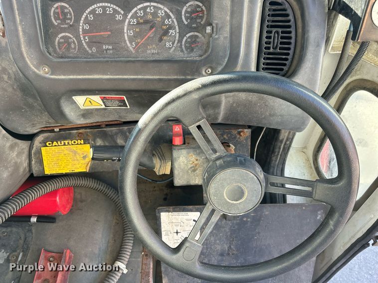 image for item DQ0958 2009 Freightliner Business Class M2 106  refuse truck