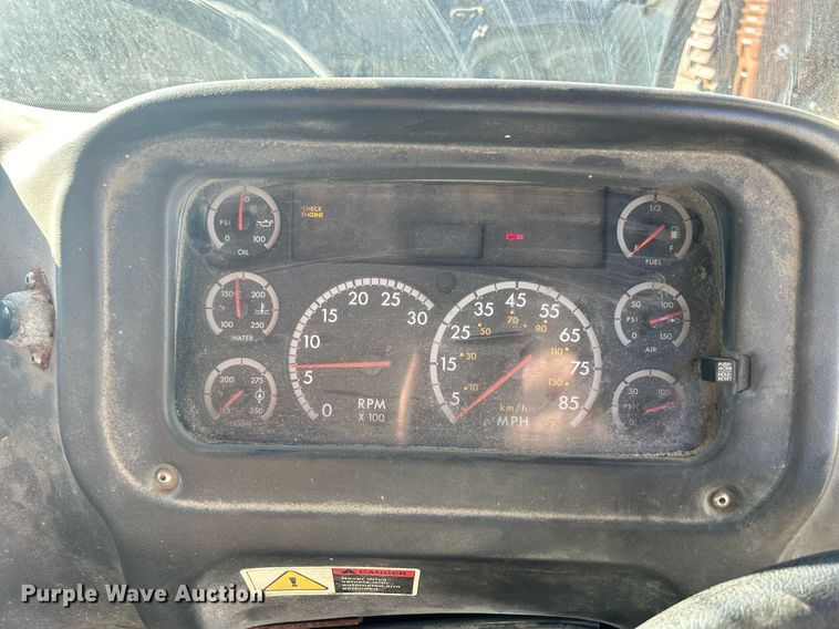 image for item DQ0958 2009 Freightliner Business Class M2 106  refuse truck