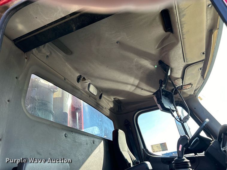 image for item DQ0958 2009 Freightliner Business Class M2 106  refuse truck