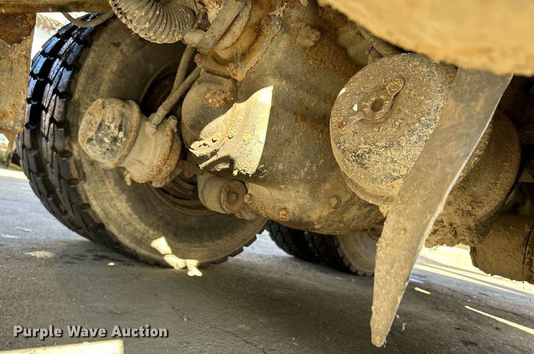 image for item DQ0958 2009 Freightliner Business Class M2 106  refuse truck