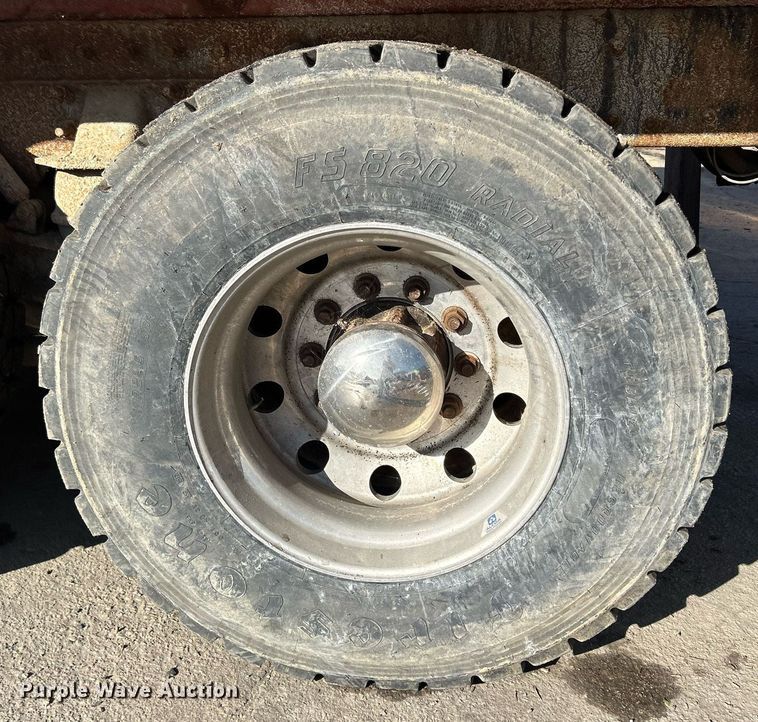 image for item DQ0958 2009 Freightliner Business Class M2 106  refuse truck