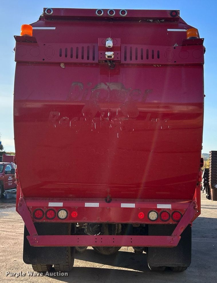 image for item DQ0959 2010 Freightliner Business Class M2 106  refuse truck