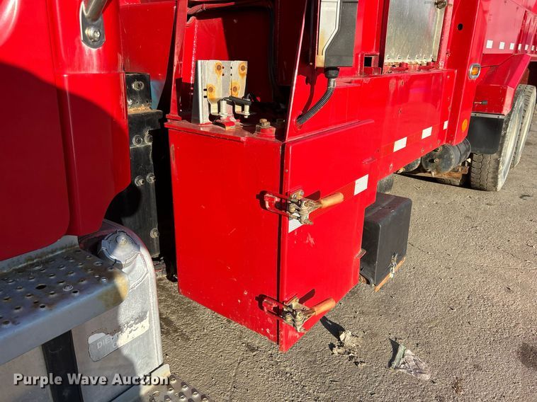 image for item DQ0959 2010 Freightliner Business Class M2 106  refuse truck