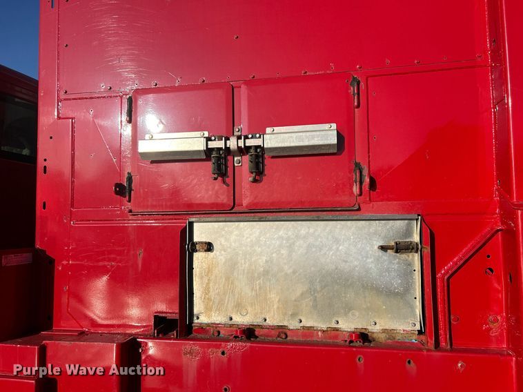 image for item DQ0959 2010 Freightliner Business Class M2 106  refuse truck