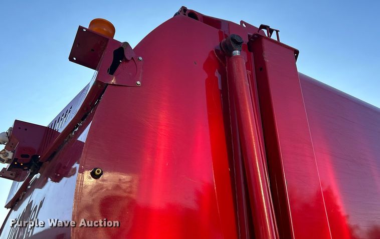 image for item DQ0959 2010 Freightliner Business Class M2 106  refuse truck