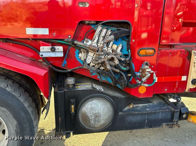 image for item DQ0959 2010 Freightliner Business Class M2 106  refuse truck