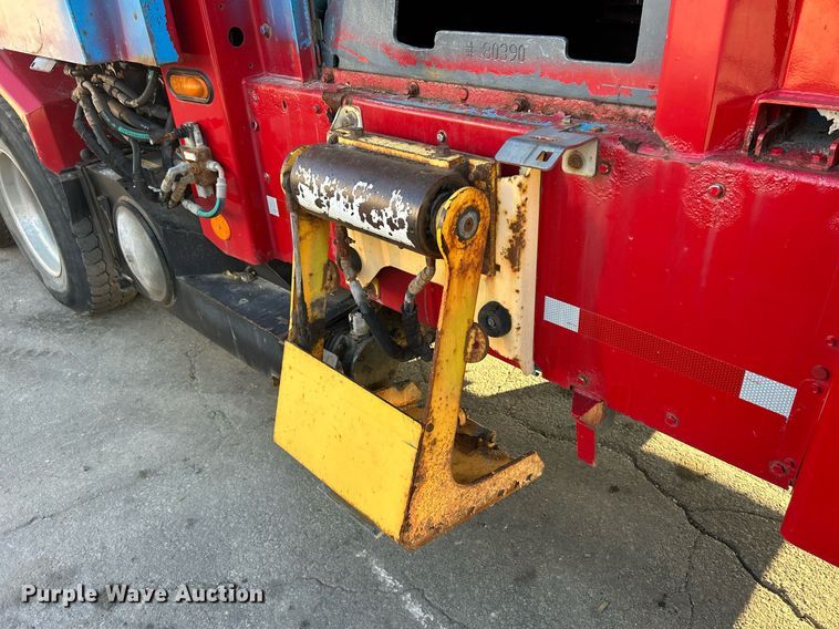 image for item DQ0959 2010 Freightliner Business Class M2 106  refuse truck