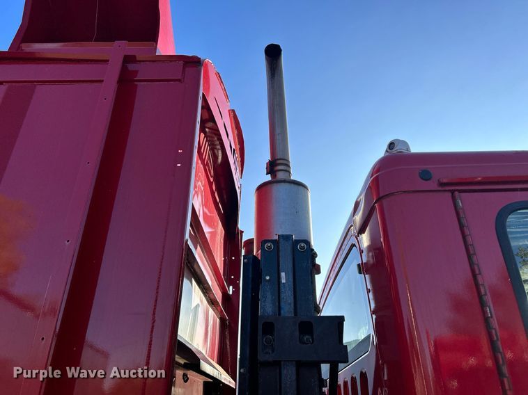 image for item DQ0959 2010 Freightliner Business Class M2 106  refuse truck