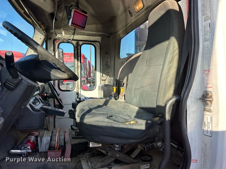 image for item DQ0959 2010 Freightliner Business Class M2 106  refuse truck