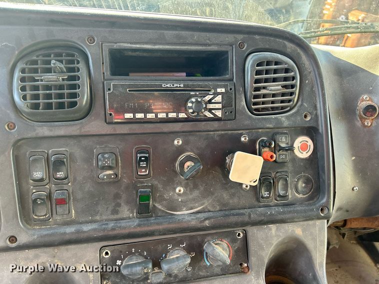 image for item DQ0959 2010 Freightliner Business Class M2 106  refuse truck