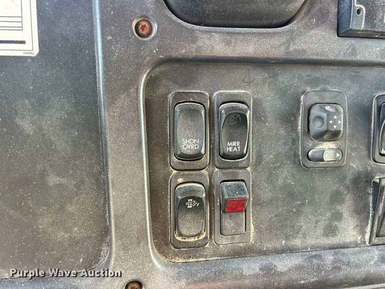 image for item DQ0959 2010 Freightliner Business Class M2 106  refuse truck