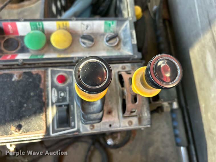 image for item DQ0959 2010 Freightliner Business Class M2 106  refuse truck