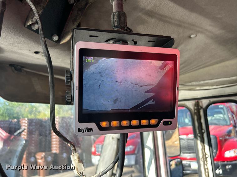 image for item DQ0959 2010 Freightliner Business Class M2 106  refuse truck