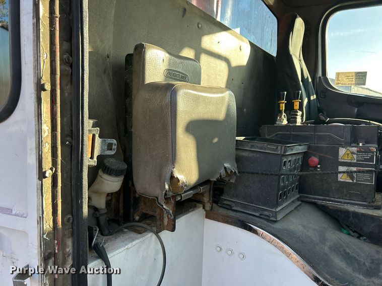 image for item DQ0959 2010 Freightliner Business Class M2 106  refuse truck