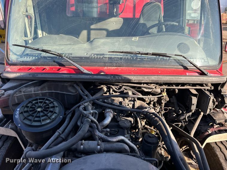 image for item DQ0959 2010 Freightliner Business Class M2 106  refuse truck