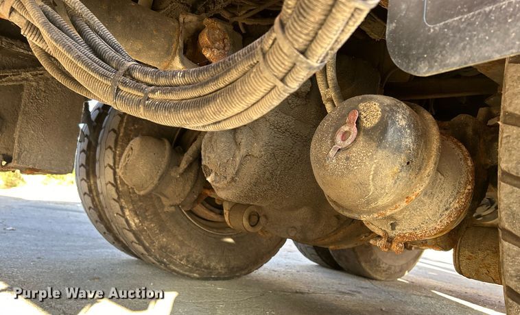 image for item DQ0959 2010 Freightliner Business Class M2 106  refuse truck