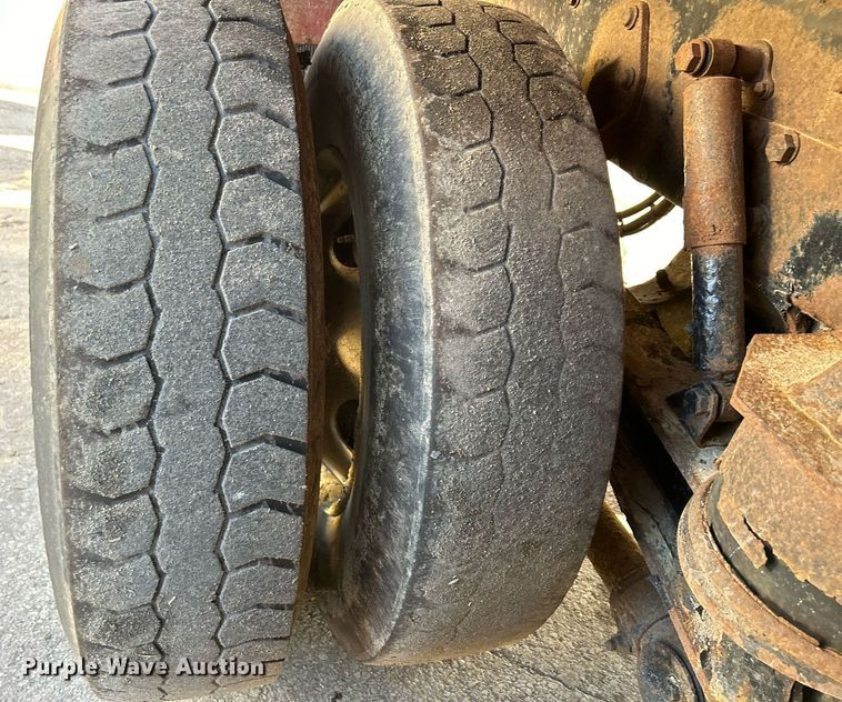 image for item DQ0959 2010 Freightliner Business Class M2 106  refuse truck