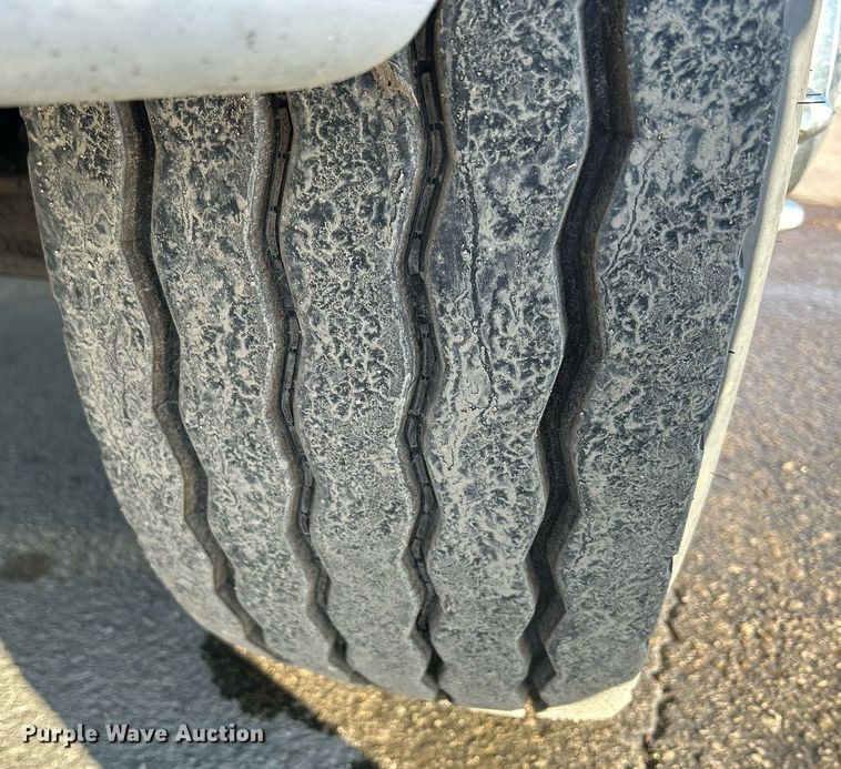 image for item DQ0959 2010 Freightliner Business Class M2 106  refuse truck