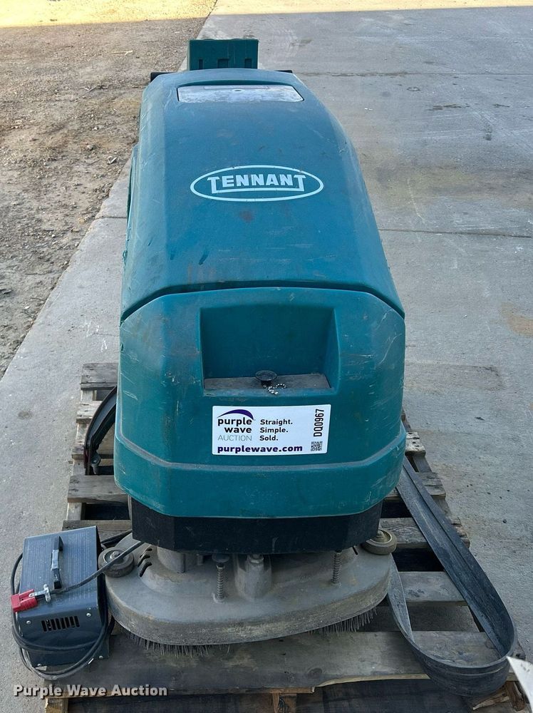 image for item DQ0967 Tennant M5400  floor scrubber