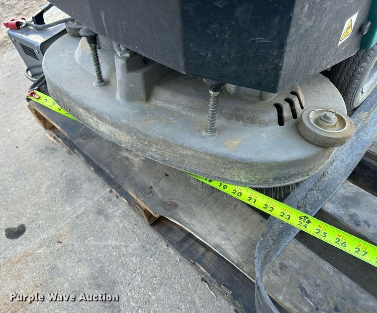 image for item DQ0967 Tennant M5400  floor scrubber