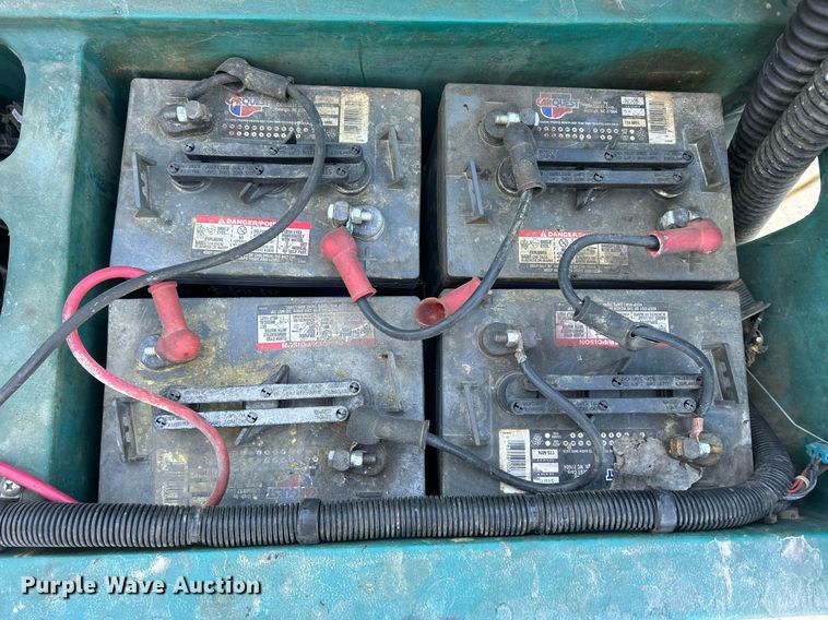 image for item DQ0967 Tennant M5400  floor scrubber